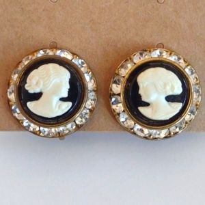Vintage Black & White Rhinestone Cameo Clip On Earrings